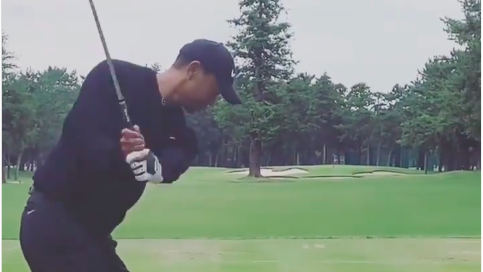 Golf fans react to OUTRAGEOUS Tiger Woods trick shot at clinic